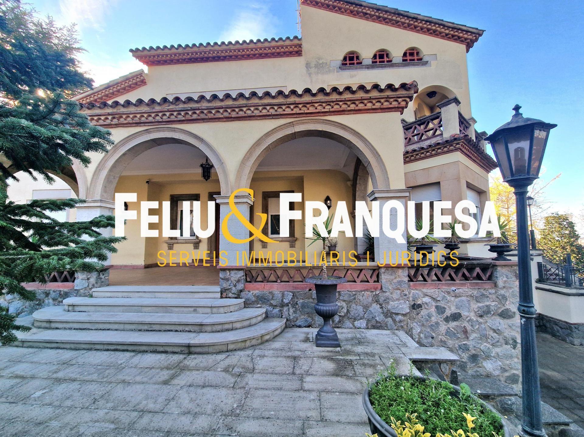 Exterior view of House or chalet for sale in Sant Cugat del Vallès  with Heating, Private garden and Terrace