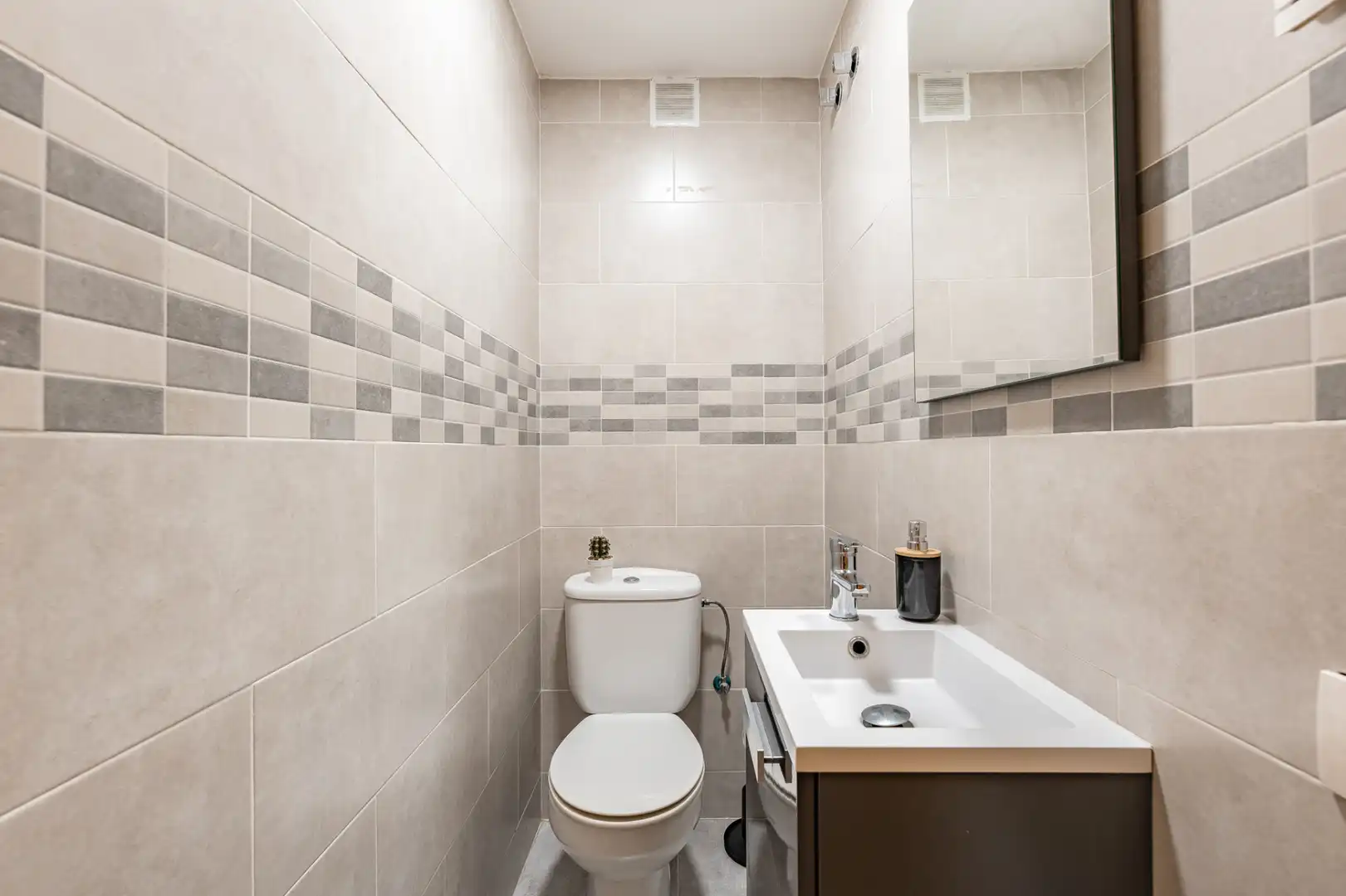 Baño de Casa adosada en venta en Martorell con Aire acondicionado, Calefacción y Jardín privado