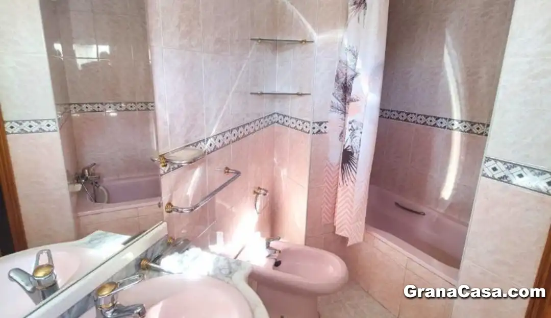 Bathroom of Detached homes for sale in Granada  with Air Conditioner, Heating and Terrace