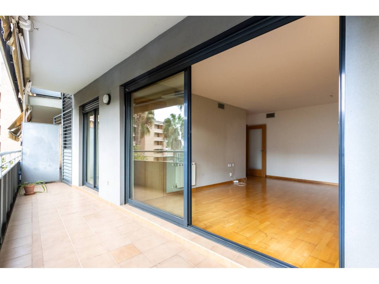 Flat for sale in Sabadell  with Air Conditioner, Heating and Parquet flooring