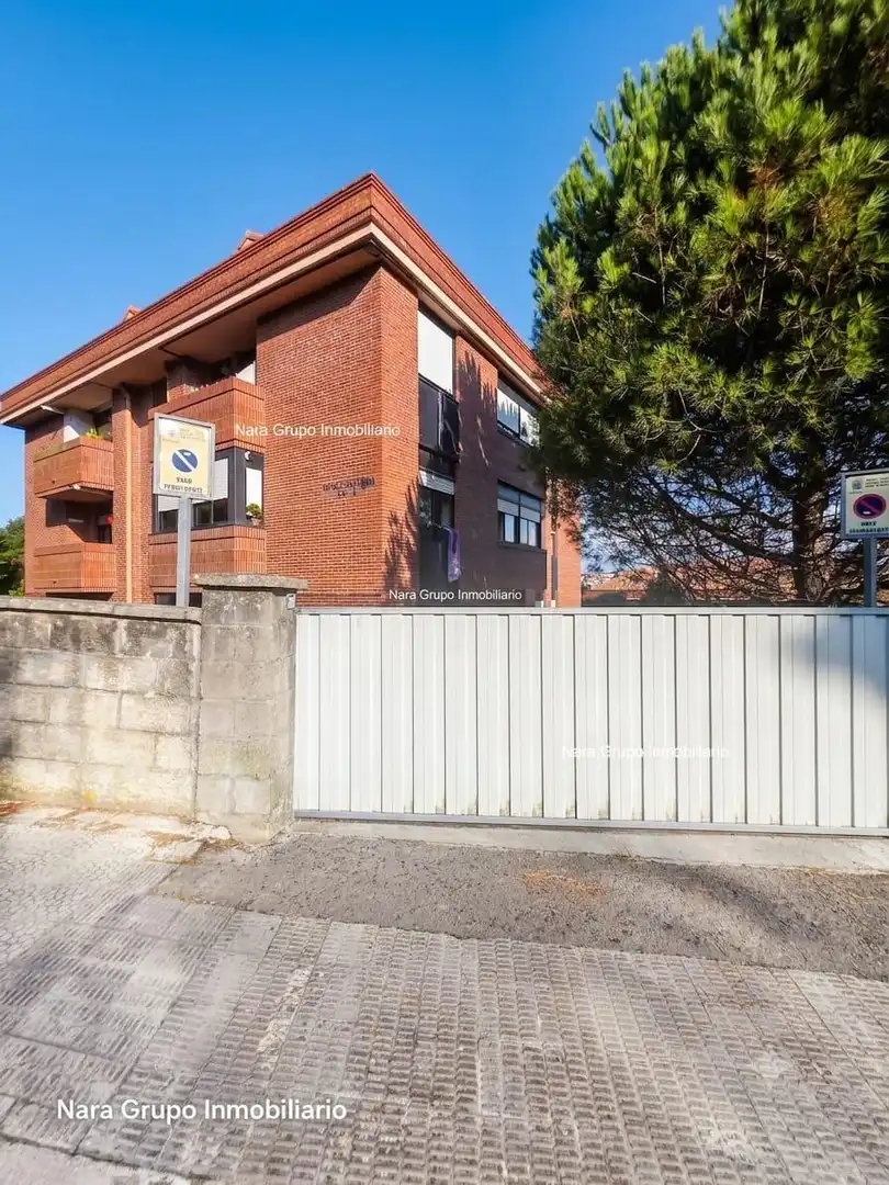Außenansicht von Wohnung zum Verkauf in Santander mit Heizung, Privatgarten und Parkett