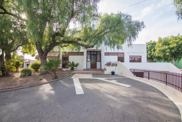 Casa-chalet en Venta en Alzabares