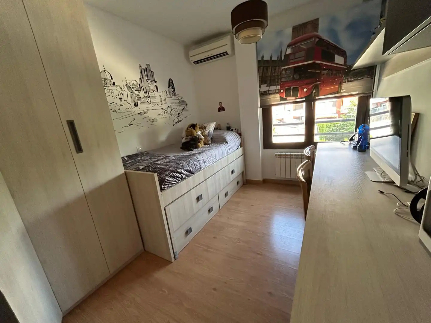 Habitación de Casa adosada en venta en Ciudad Real con Aire acondicionado, Calefacción y Jardín privado