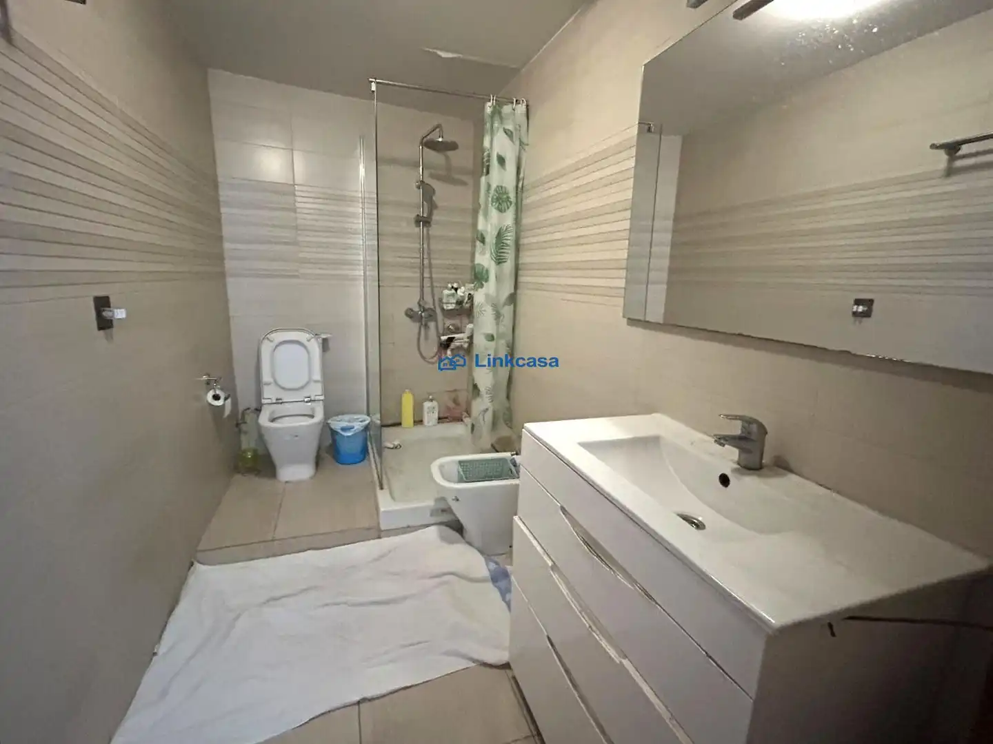 Baño de Piso en venta en Madrid con Aire acondicionado, Calefacción y Amueblado