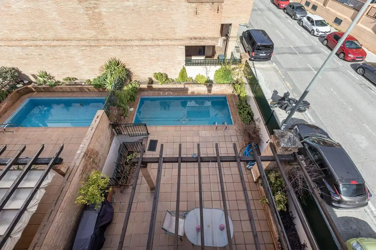Piscina de Casa o xalet en venda en Granada amb Aire condicionat, Terrassa i Piscina