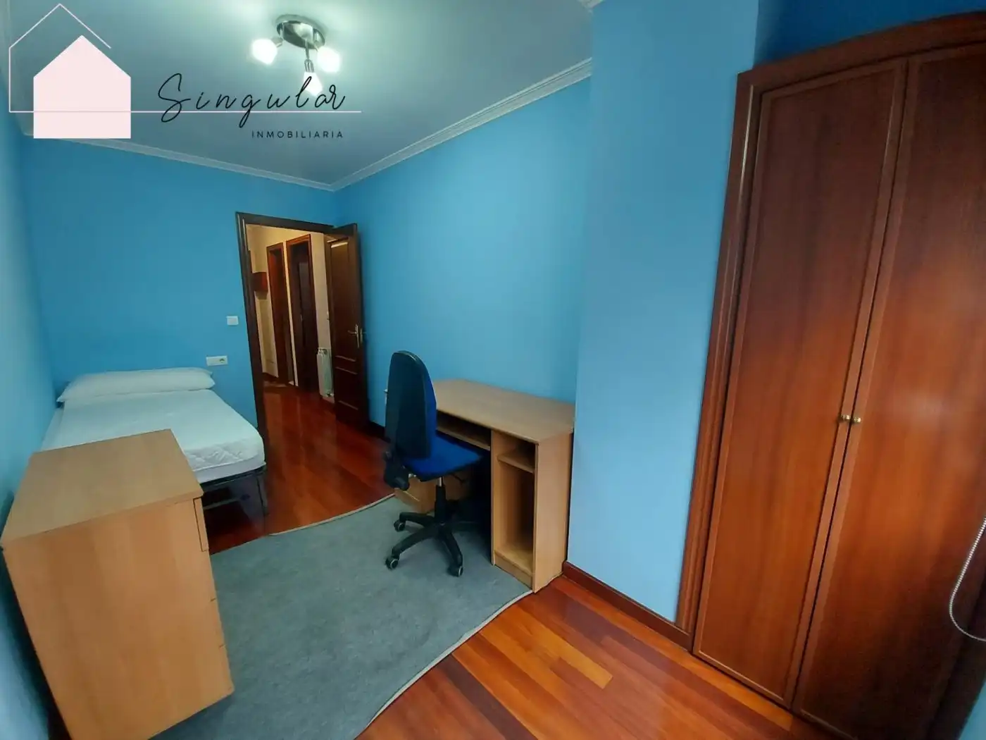 Schlafzimmer von Wohnung zur Miete in Vigo  mit Heizung, Parkett und Terrasse