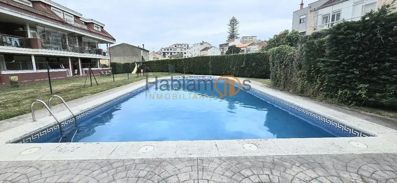 Piscina de Piso en venta en Vilagarcía de Arousa con Calefacción, Terraza y Trastero