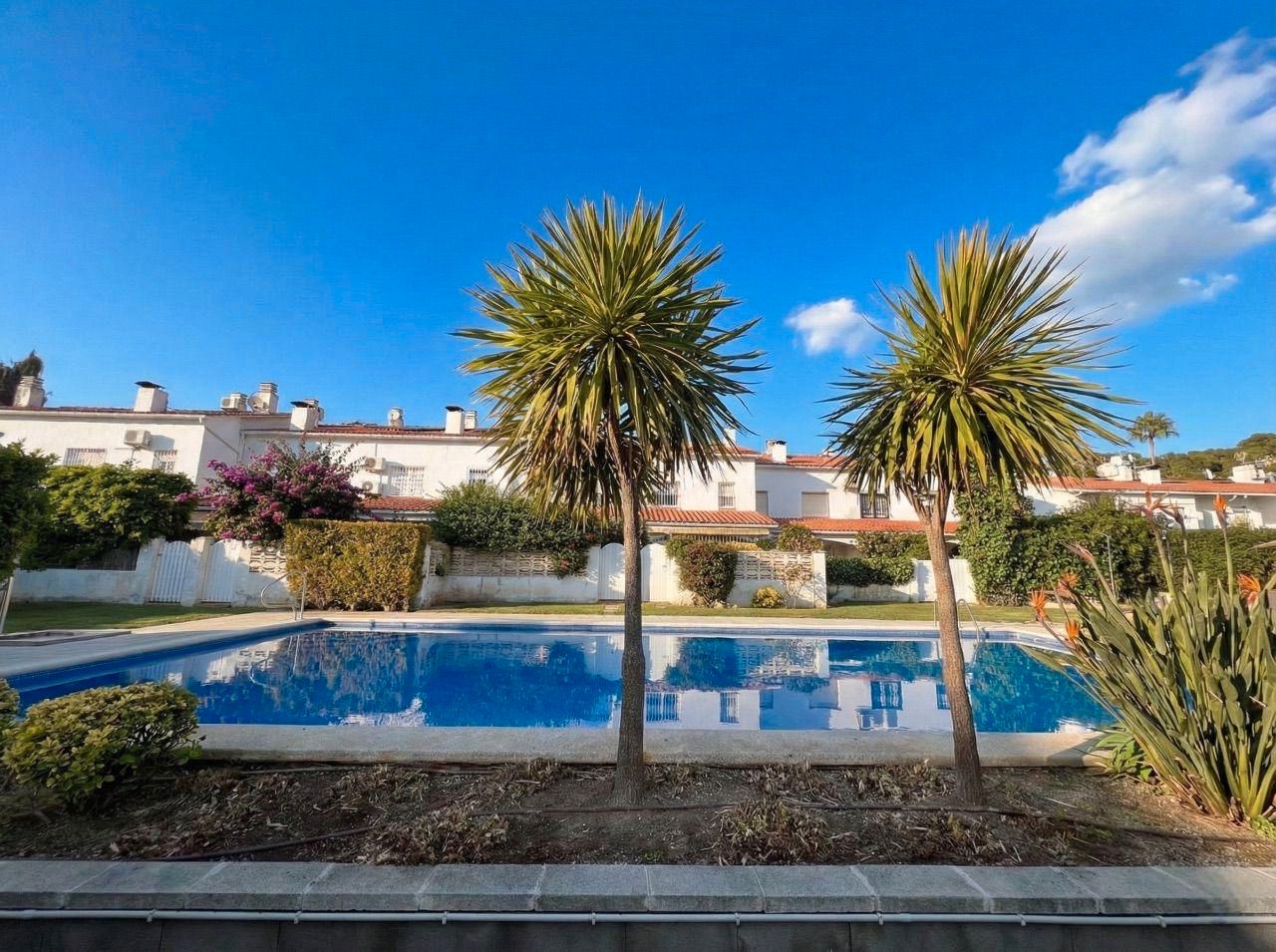 Swimming pool of House or chalet for sale in Castelldefels  with Air Conditioner, Heating and Private garden