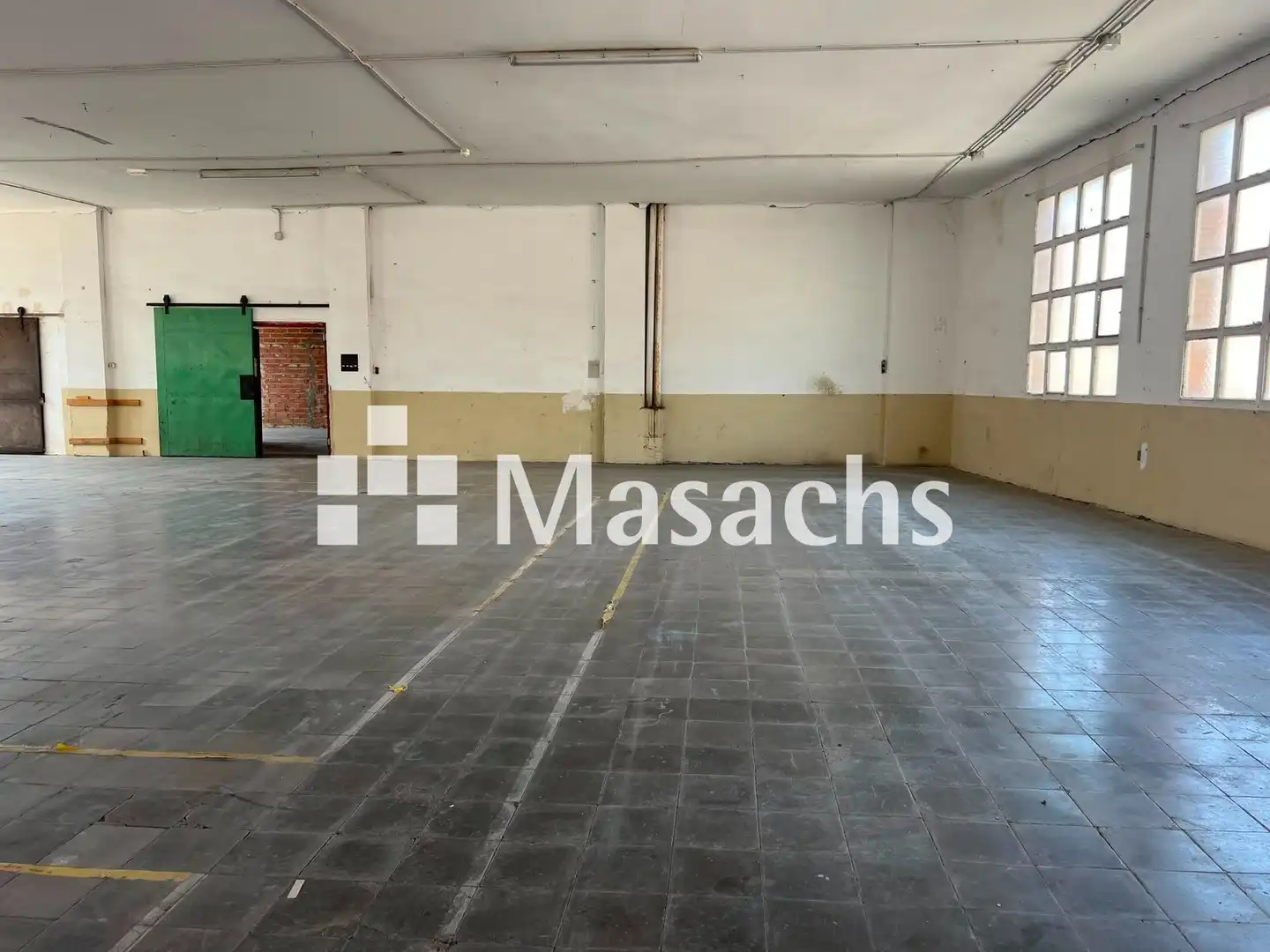 Fabrikhallen zur Miete in Terrassa