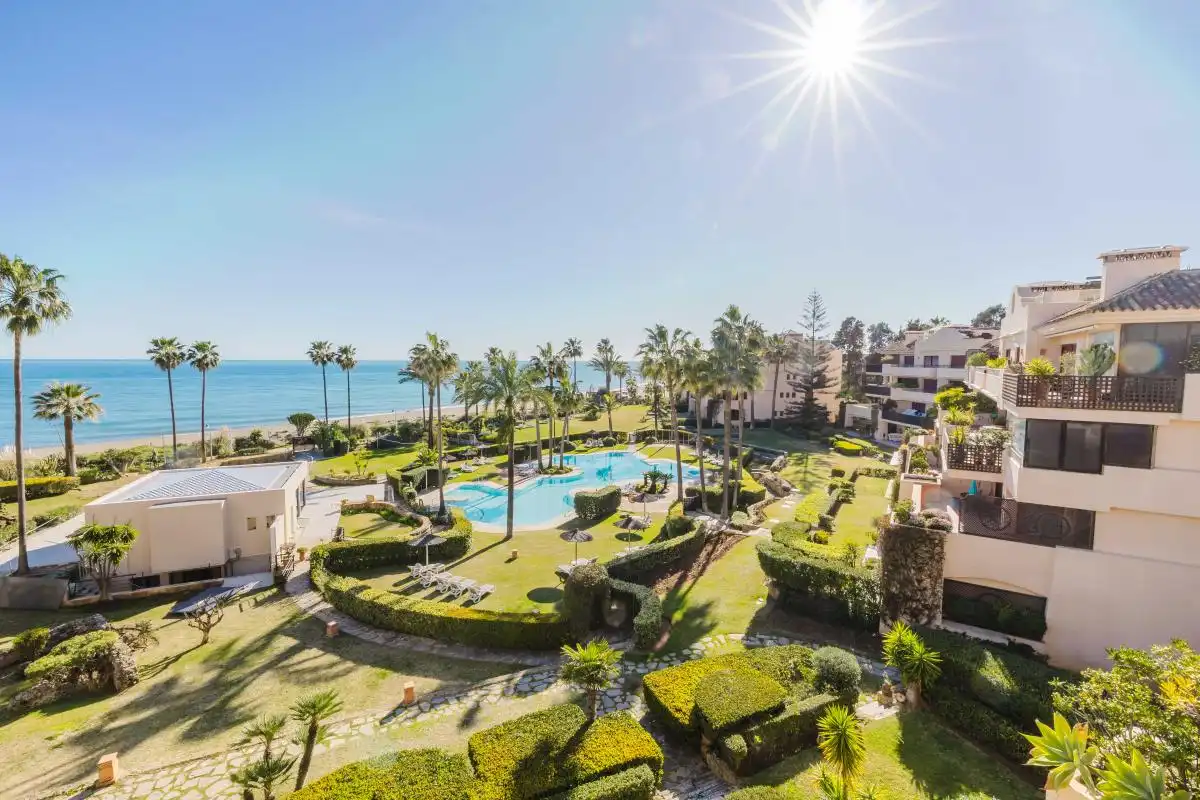Jardí de Dúplex en venda en Estepona amb Aire condicionat, Calefacció i Jardí privat