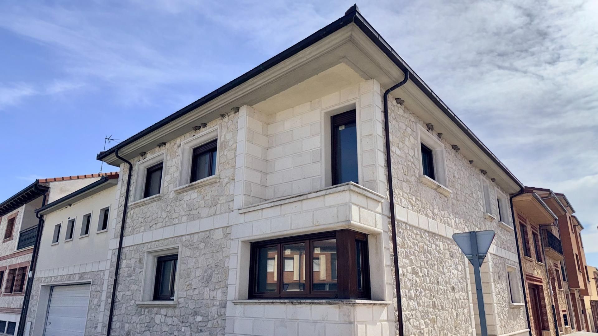 Vista exterior de Casa o chalet en venta en Cuéllar con Terraza y Trastero