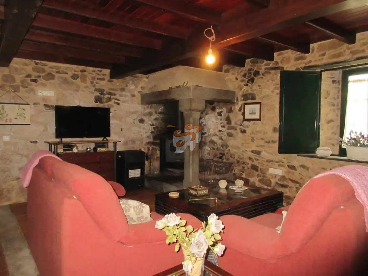 Sala d'estar de Finca rústica en venda en Narón amb Calefacció, Jardí privat i Traster