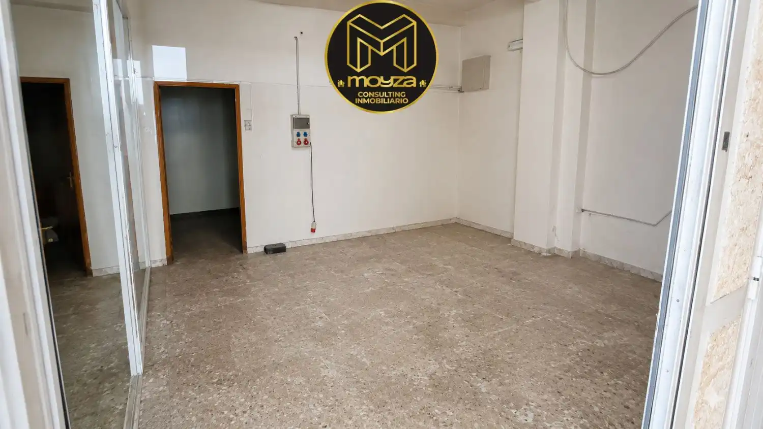 Local comercial en venta en Villatorres, imagen 3