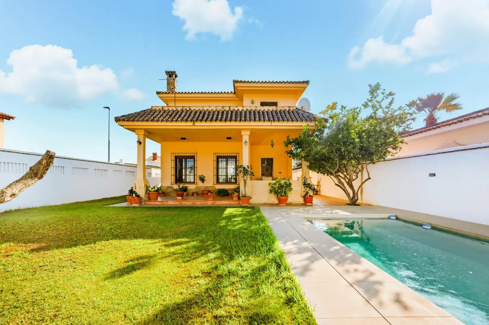 Villa con piscina in vendita a Núcleo urbano, imagen 4