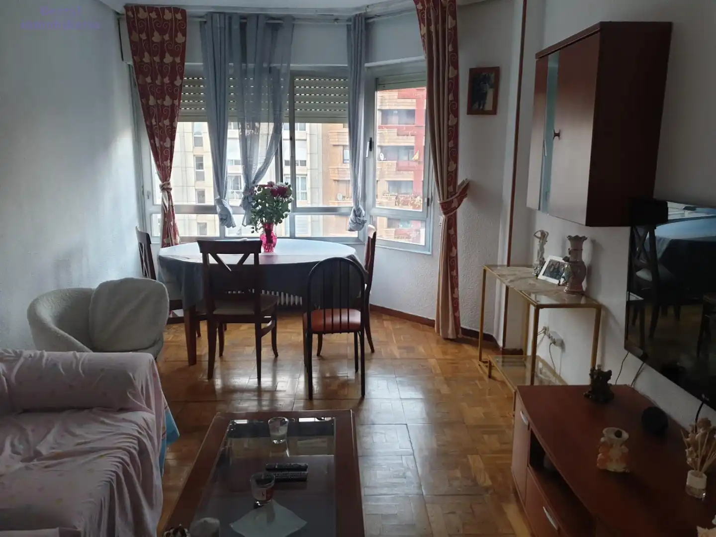 Sala de estar de Piso en venta en  Logroño con Calefacción y Terraza