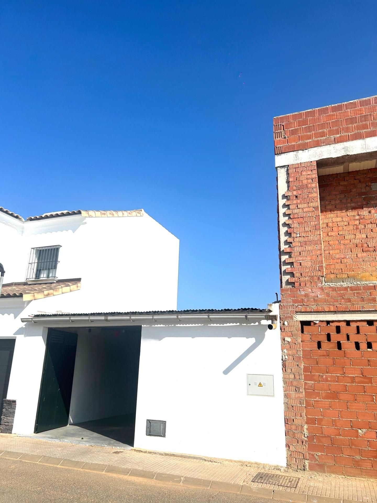Vista exterior de Garatge en venda en Alcolea del Río