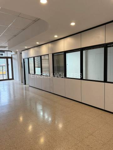 Nave industrial en Alquiler en Eixample