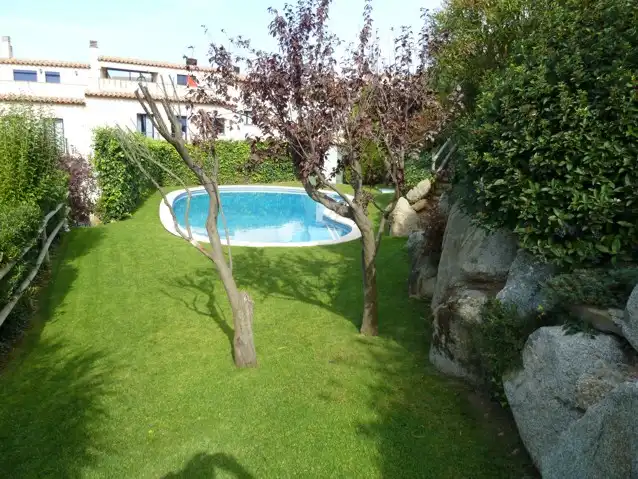 Piscina de Casa adosada en venta en Sant Feliu de Guíxols con Calefacción, Terraza y Amueblado