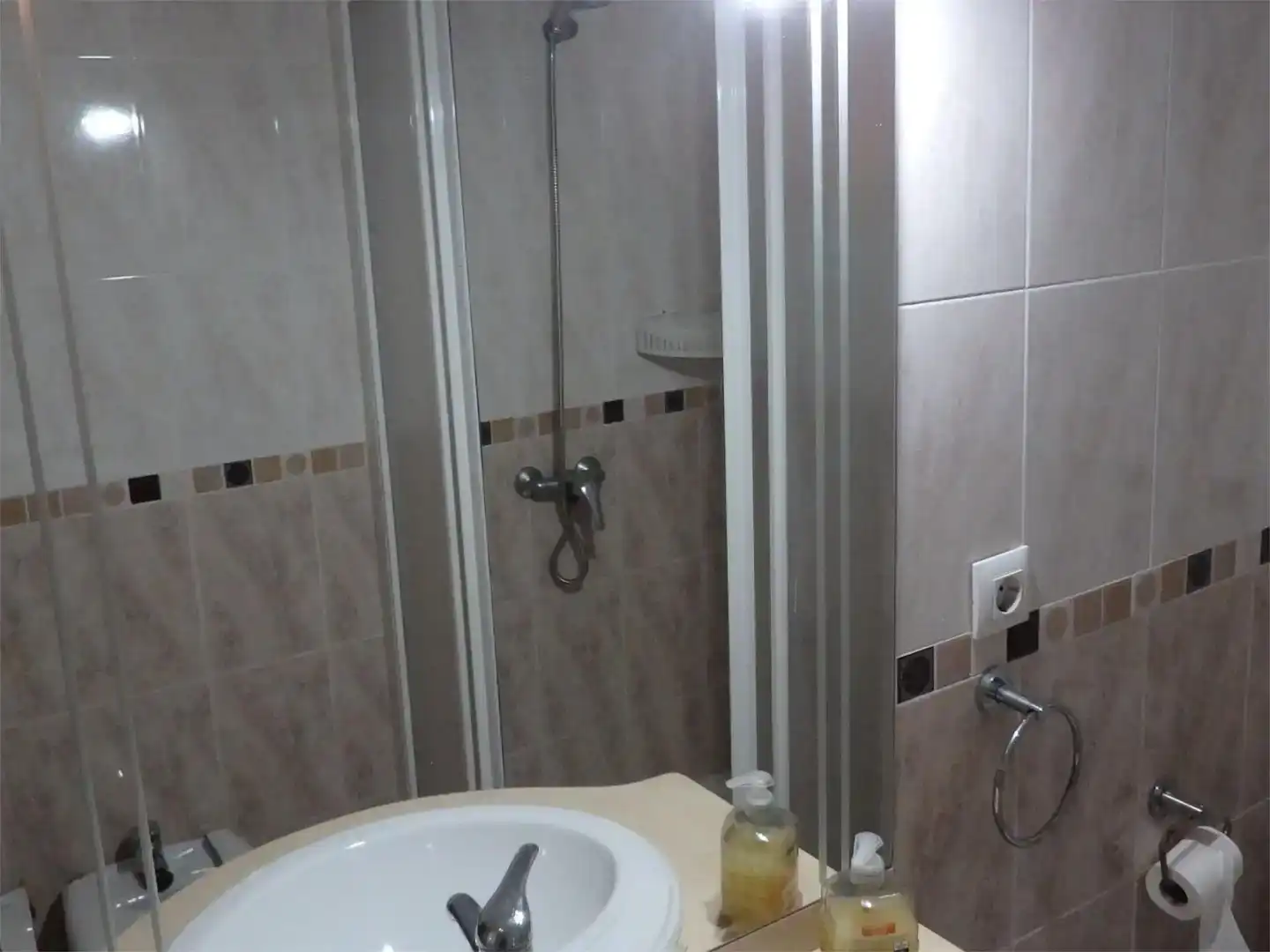 Bany de Pis en venda en Sevilla amb Aire condicionat, Moblat i Balcó