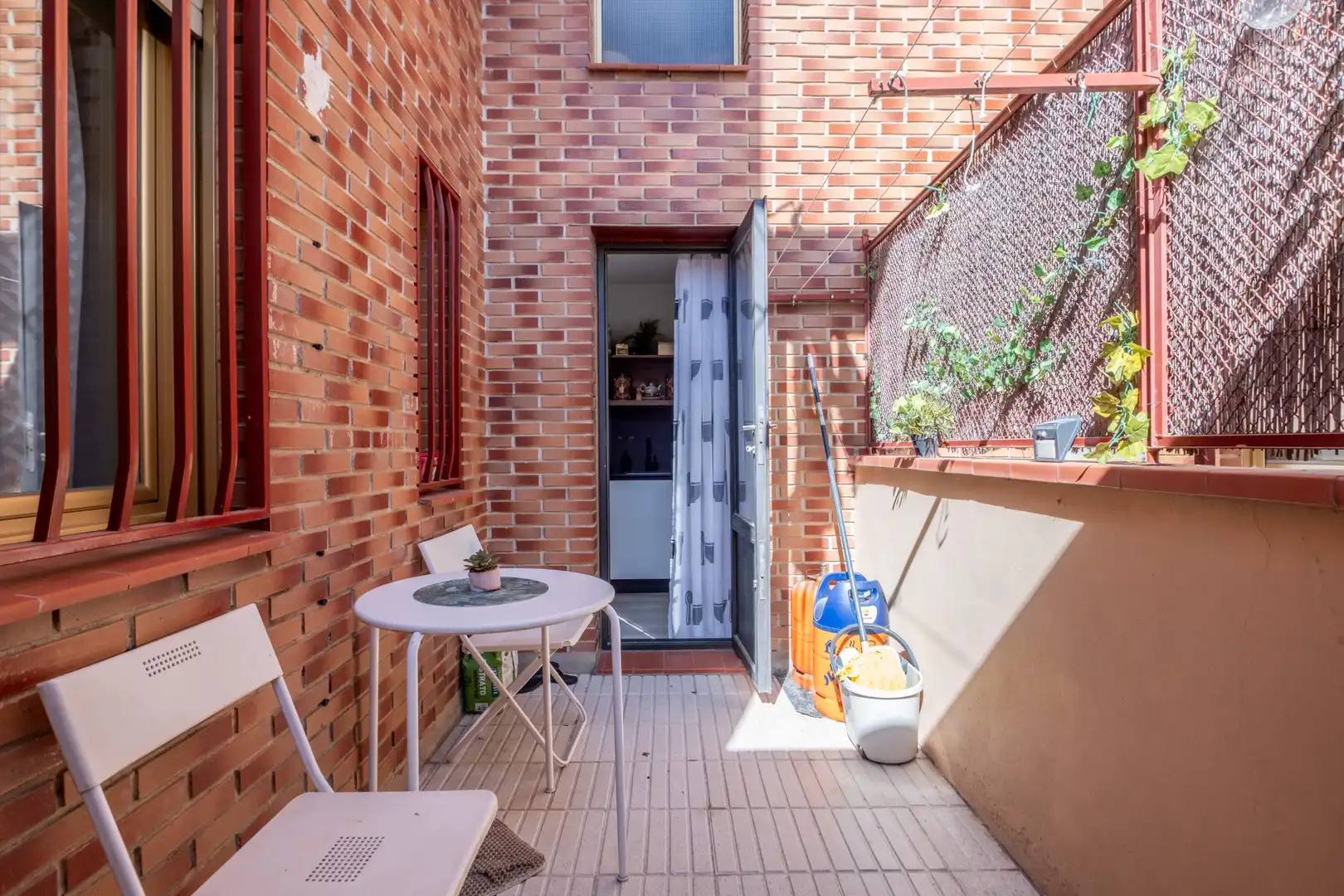 Terrasse von Erdgeschoss zum Verkauf in Zaragoza mit Klimaanlage, Heizung und Terrasse