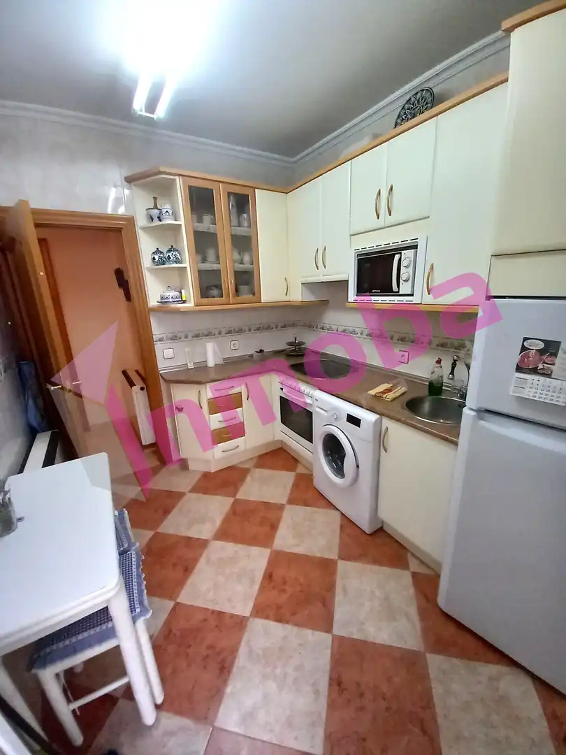 Casa adosada en venta en Calle Corralón de los Caídos, Santa Catalina - Ferial