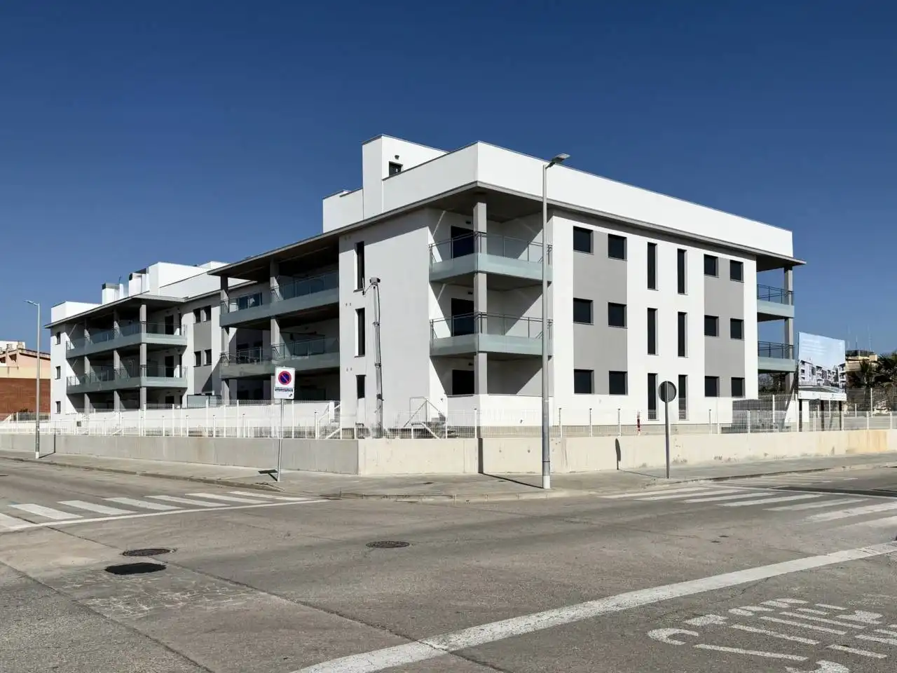 Vista exterior de Piso en venta en Cubelles con Aire acondicionado, Calefacción y Terraza