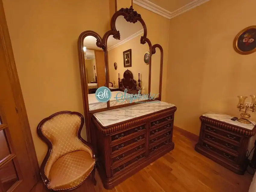Schlafzimmer von Wohnung zur Miete in Segovia mit Heizung, Parkett und Möbliert