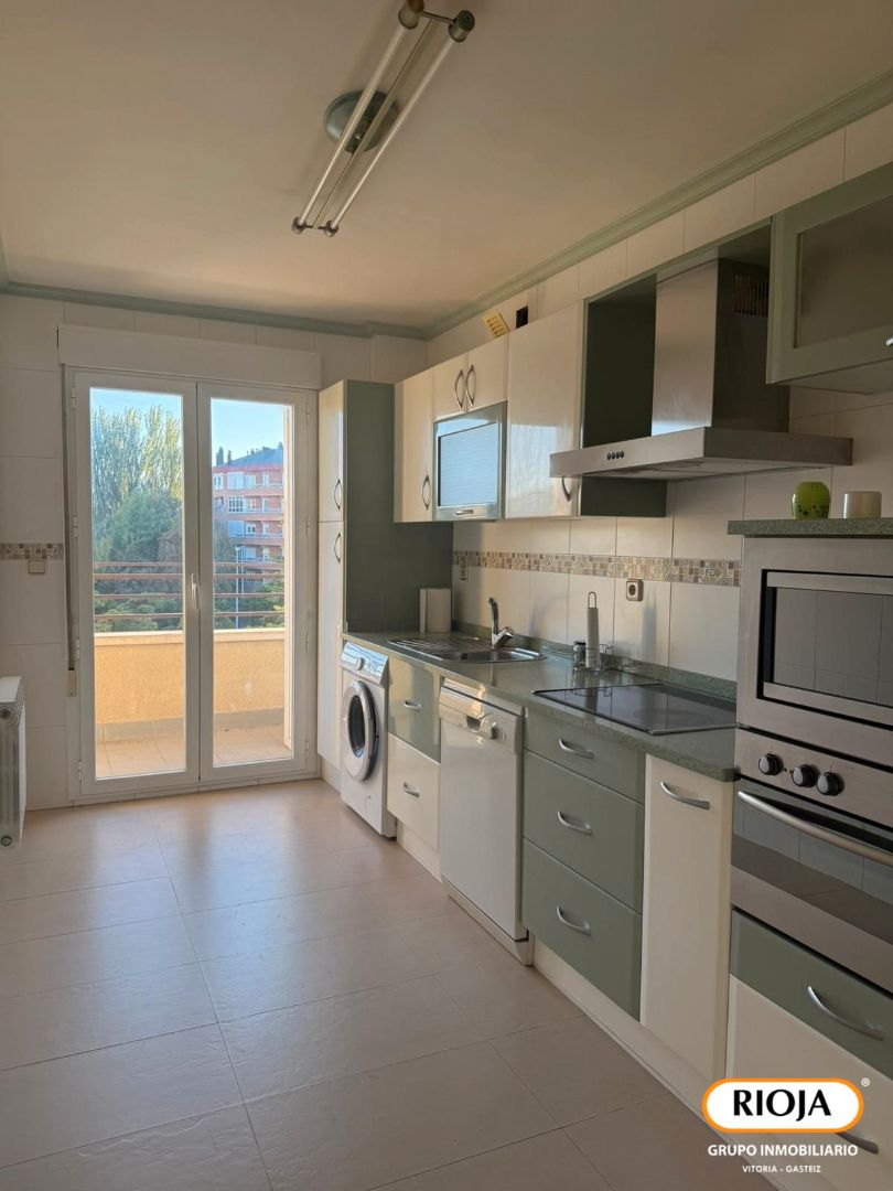 Cocina de Piso en venta en Vitoria - Gasteiz