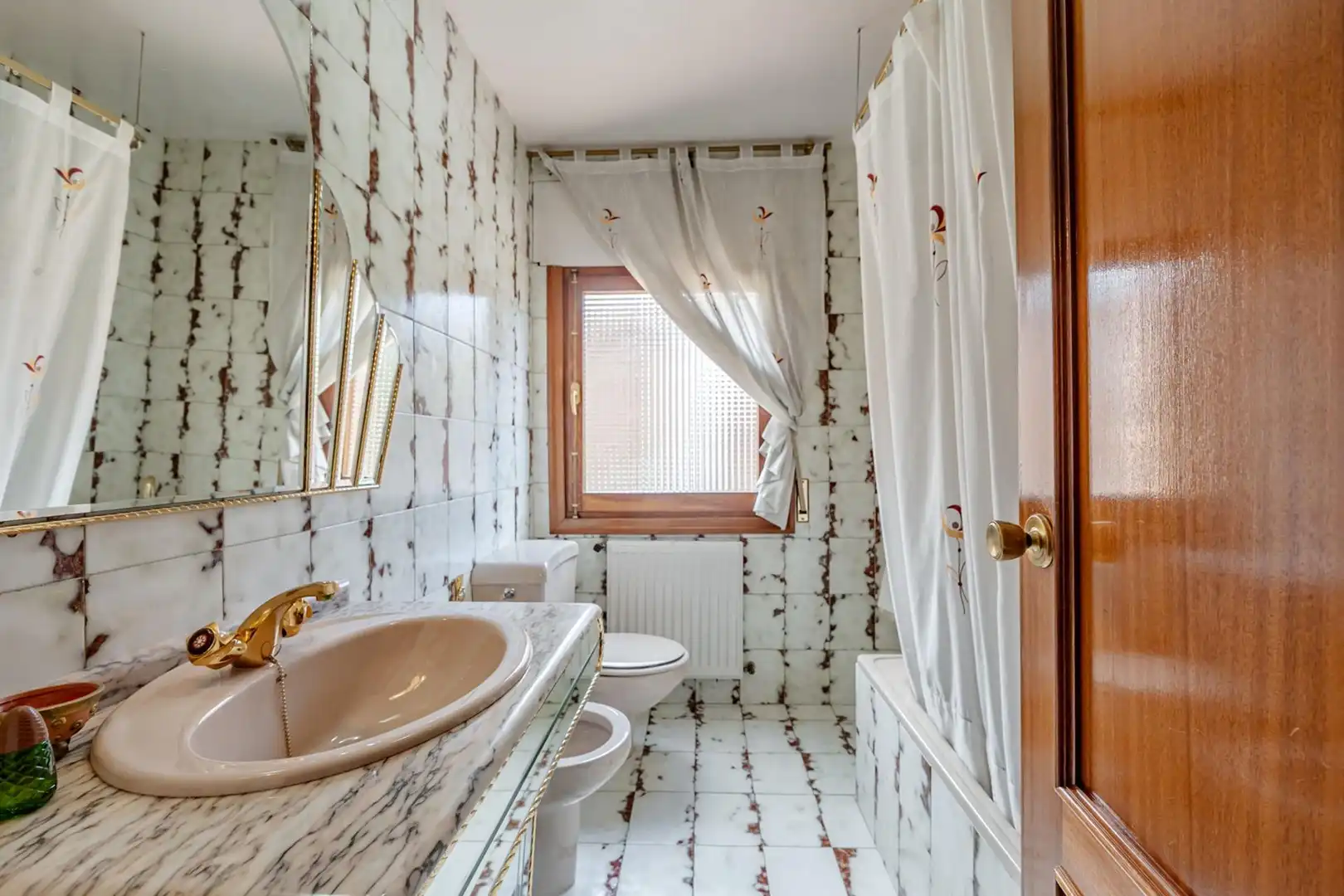 Bathroom of Houses for sale in Madrid  with Heating, Private garden and Terrace