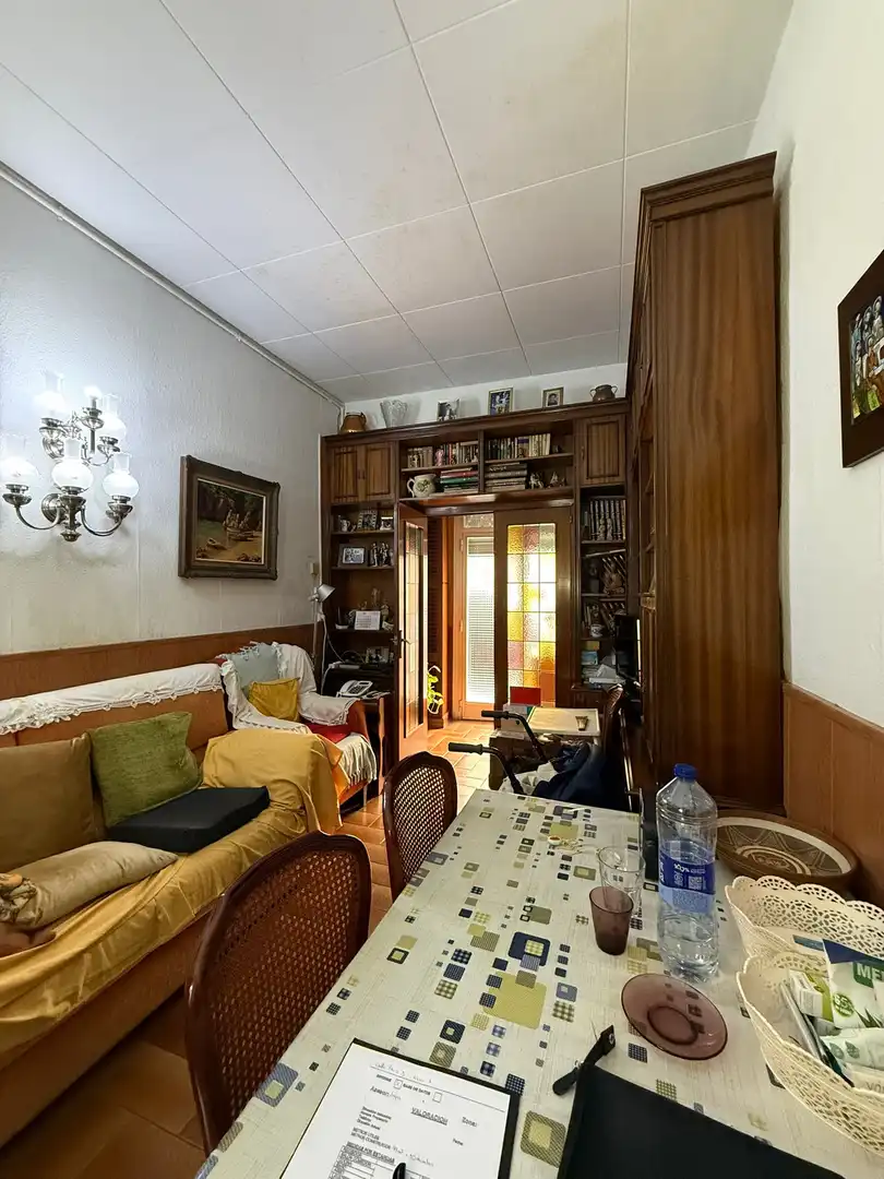 Sala d'estar de Planta baixa en venda en L'Hospitalet de Llobregat amb Terrassa