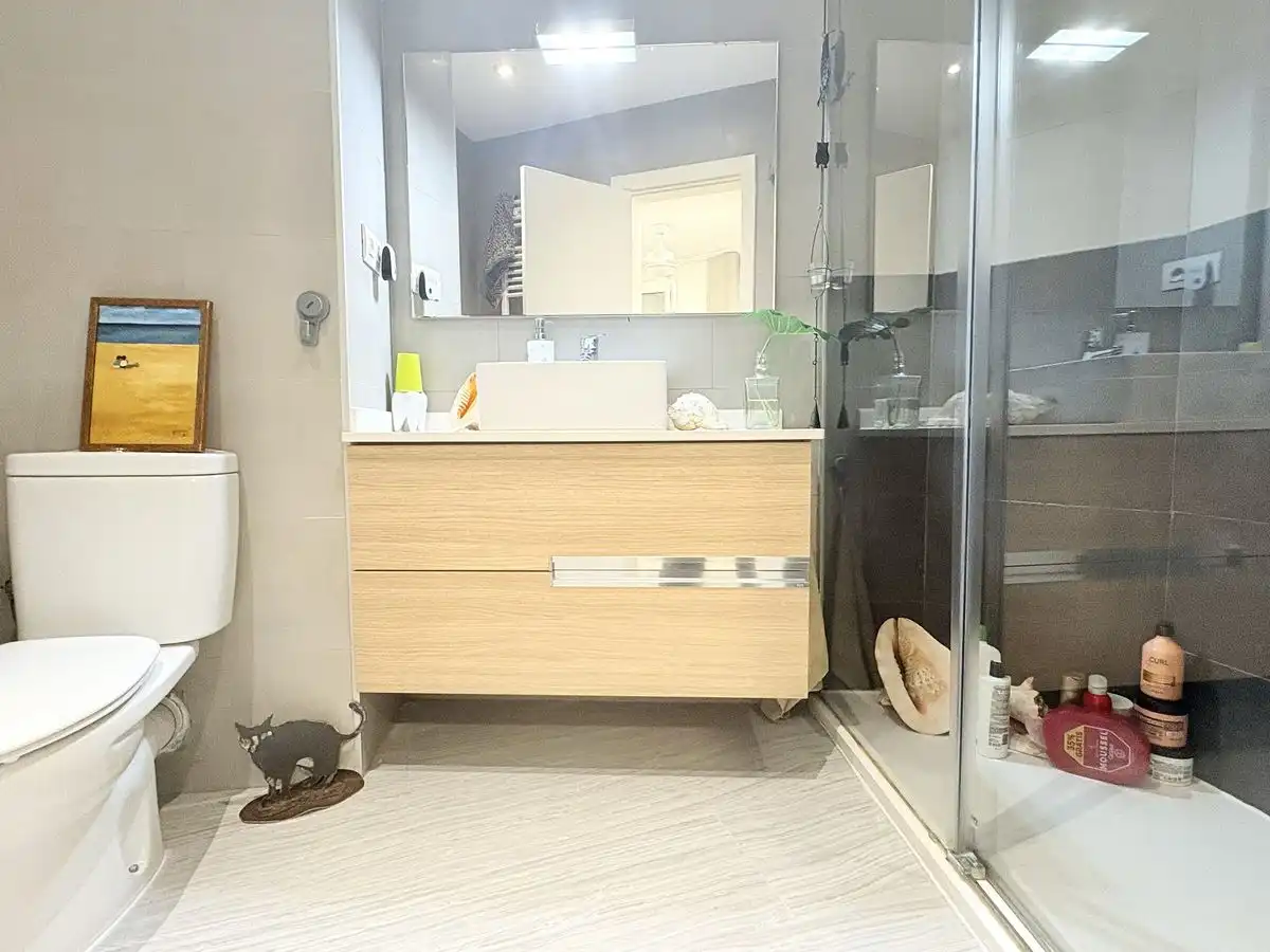 Bathroom of Ground floor for sale in Vilanova i la Geltrú  with Heating, Terrace and Oven