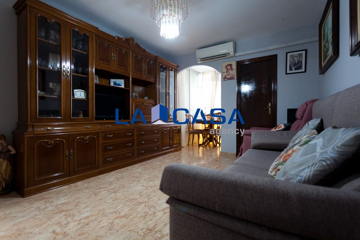 Flat for sale in L'Hospitalet de Llobregat  with Balcony