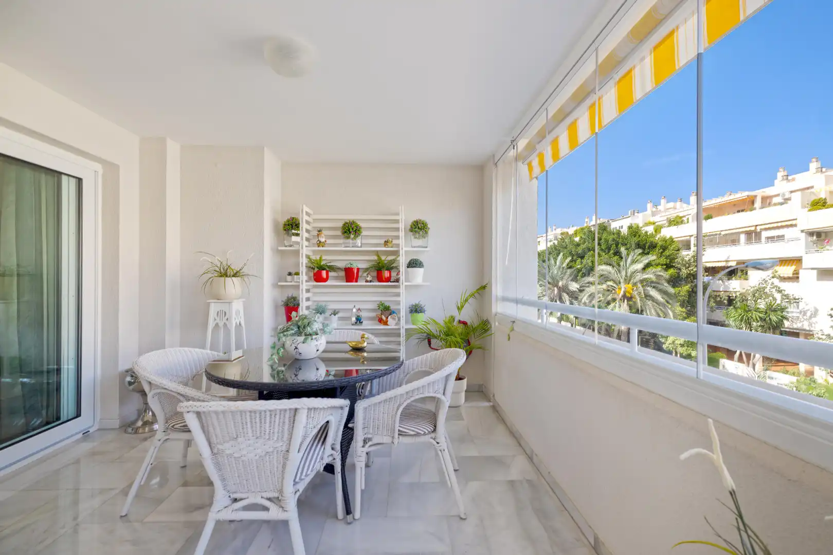 Außenansicht von Wohnung zum Verkauf in Málaga mit Klimaanlage, Privatgarten und Abstellraum