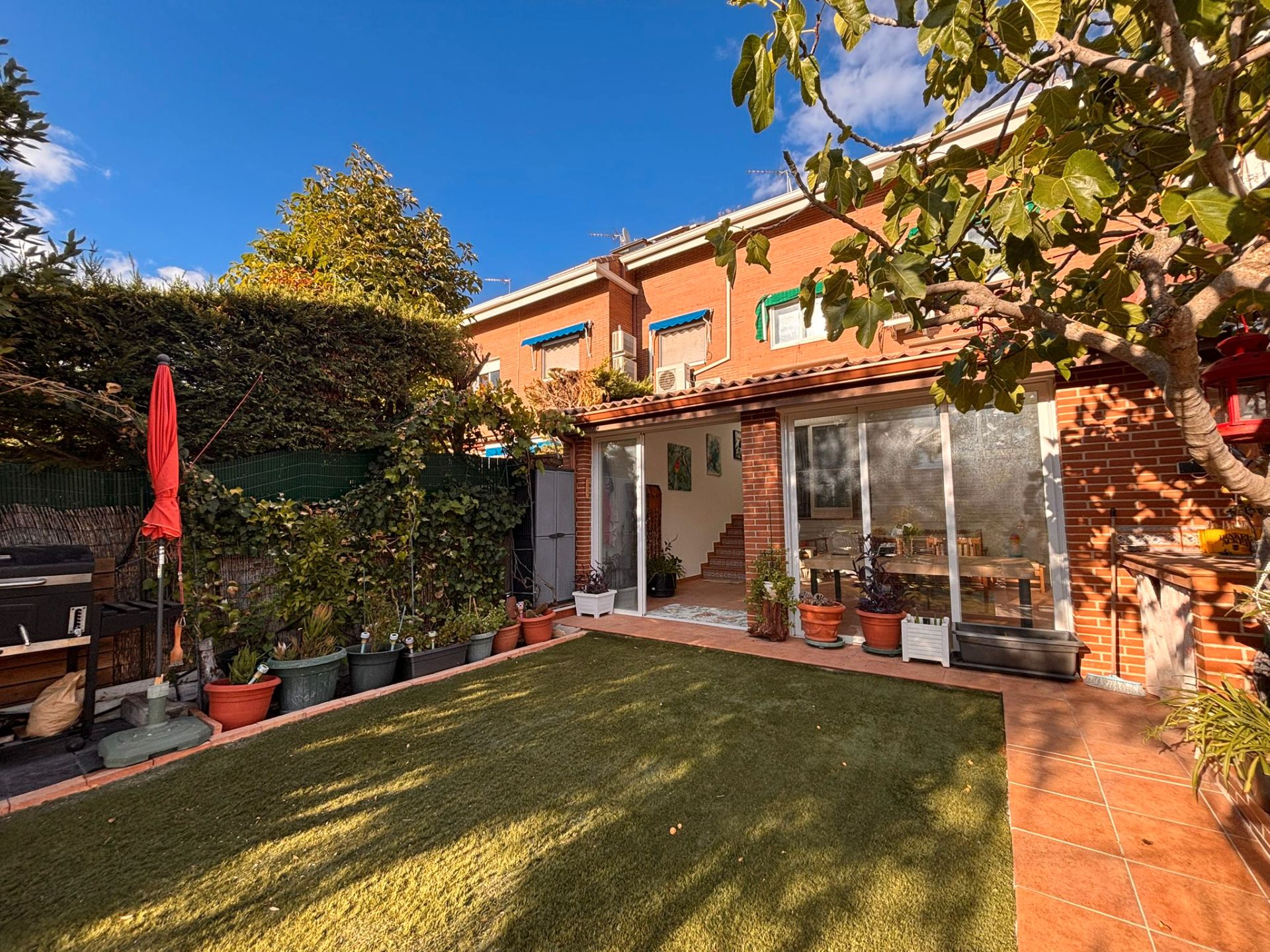 Jardí de Casa o xalet en venda en Rivas-Vaciamadrid amb Aire condicionat, Calefacció i Jardí privat