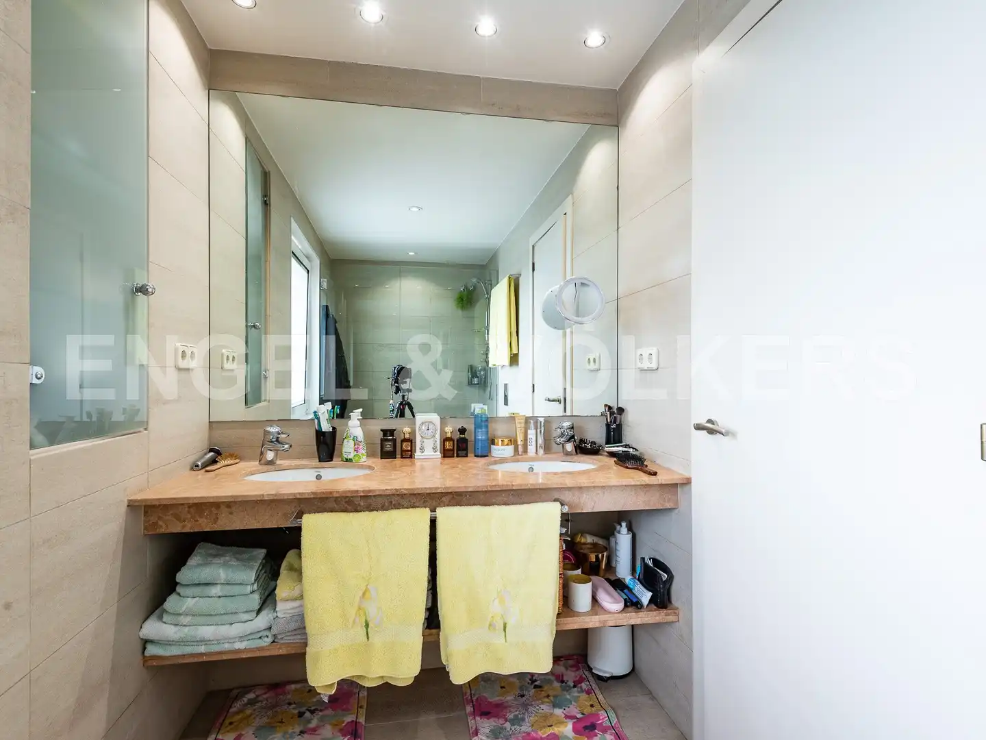 Bany de Casa o xalet de lloguer en Barcelona amb Aire condicionat, Calefacció i Jardí privat