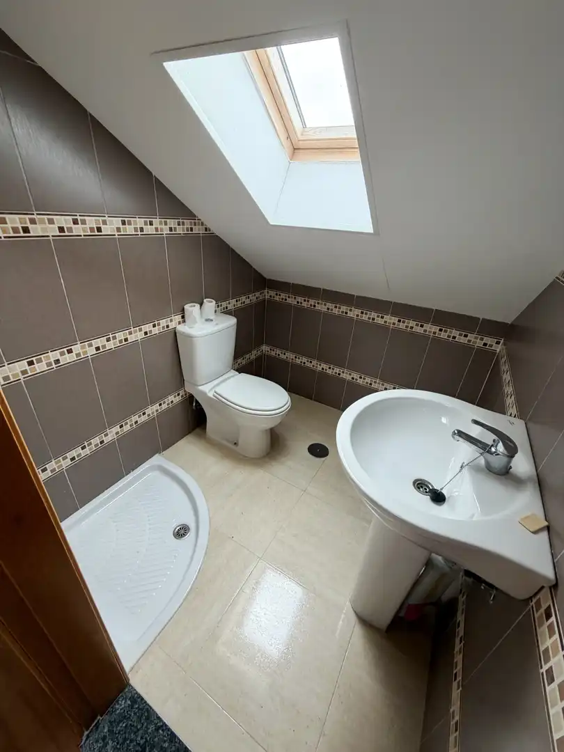Baño de Casa o chalet en venta en Avilés con Calefacción, Jardín privado y Terraza