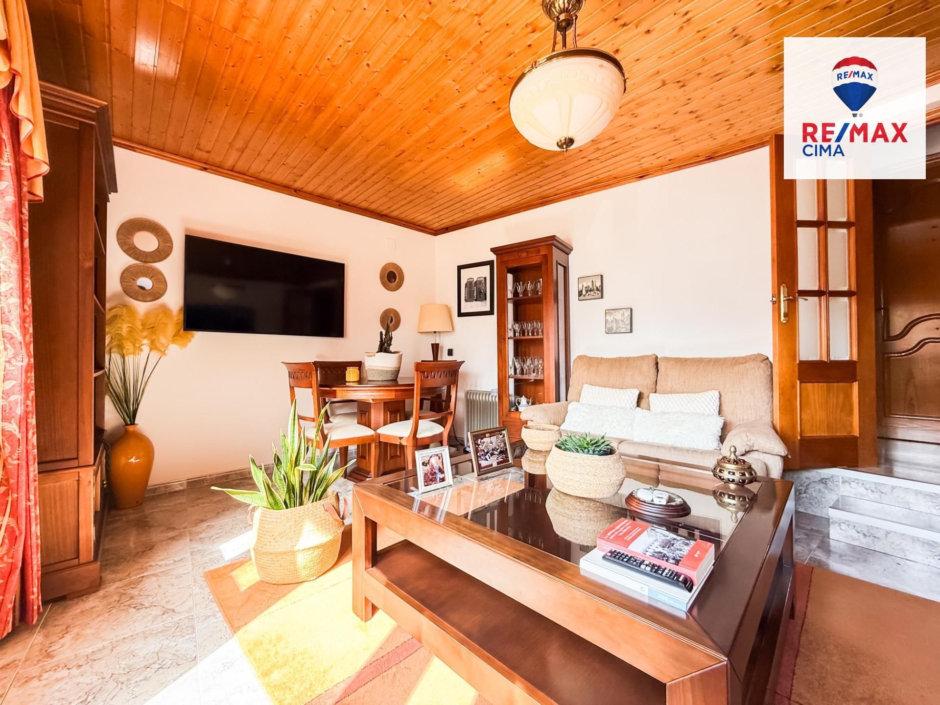 Sala d'estar de Casa o xalet en venda en Cúllar amb Terrassa