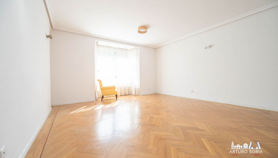 Piso de alquiler en Calle de Mesena, Pinar del Rey - Imagen 2