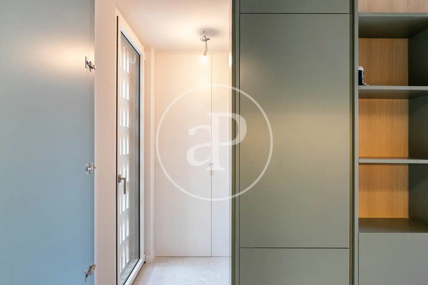 Wohnung zum Verkauf in Barcelona mit Klimaanlage, Heizung und Balkon
