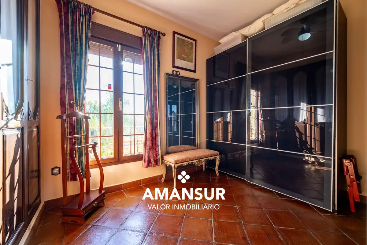 Chalet con piscina en venta en Avenida del Almendro, imagen 81
