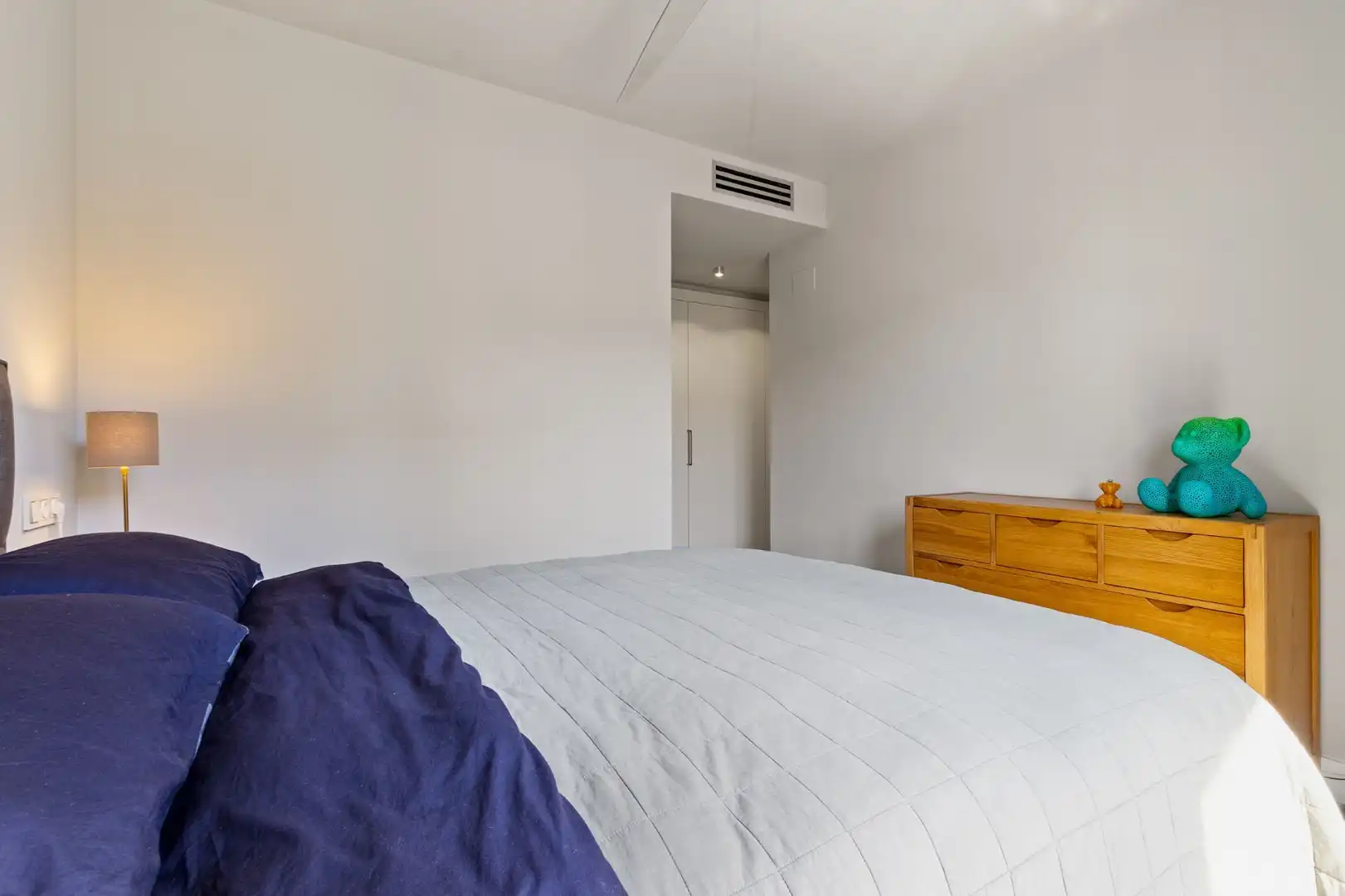 Habitación de Apartamento en venta en Torremolinos con Aire acondicionado, Calefacción y Terraza