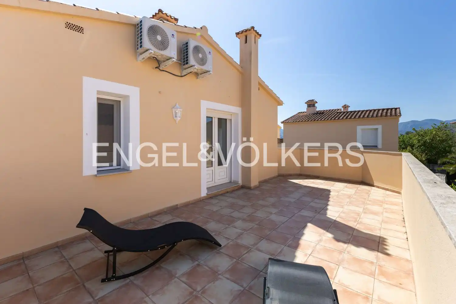 Terraza de Casa o chalet de alquiler en Oliva con Aire acondicionado, Calefacción y Jardín privado