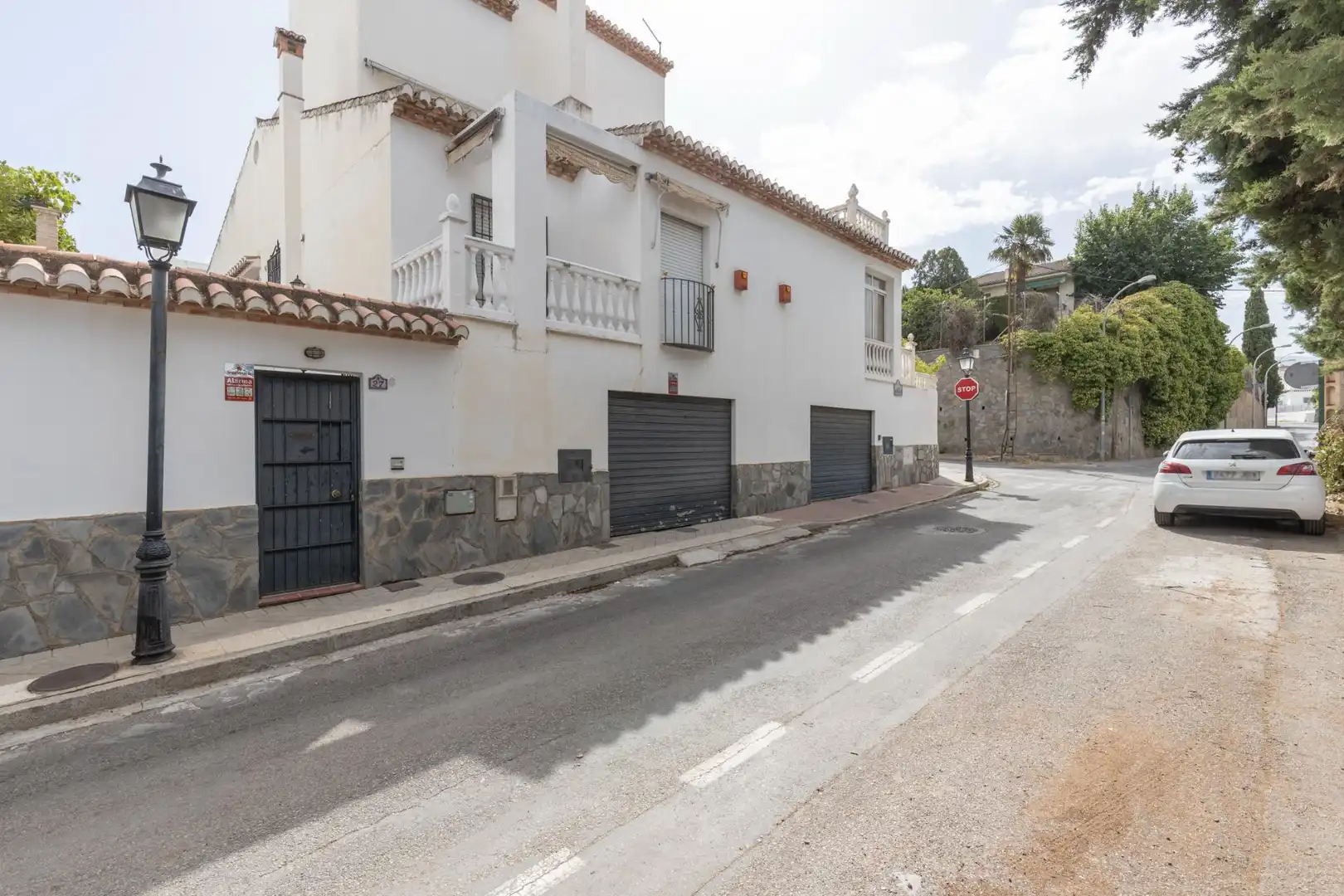 Vista exterior de Casa adosada en venta en Granada con Calefacción, Terraza y Trastero
