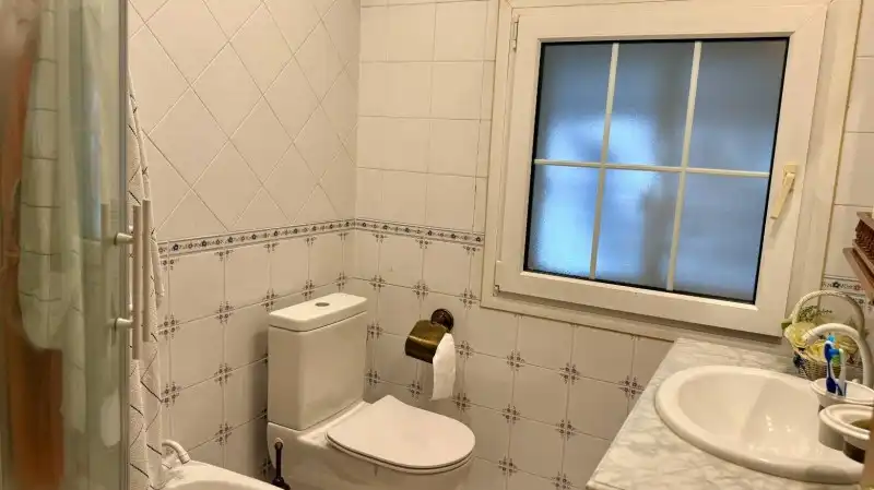 Bathroom of Houses for sale in El Espinar  with Heating, Private garden and Terrace