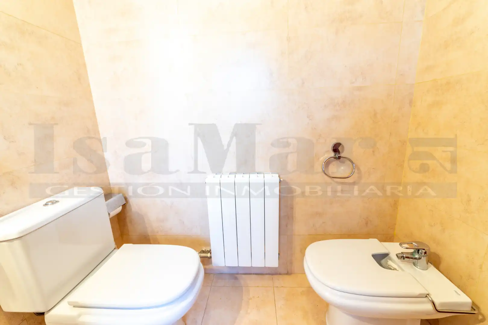 Baño de Casa adosada en venta en Calafell con Aire acondicionado, Calefacción y Jardín privado