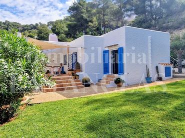 Casa pareada con piscina en venta en Santa Eulària