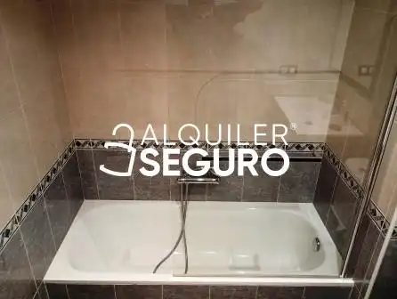 Baño de Piso de alquiler en Vitoria - Gasteiz con Calefacción y Amueblado