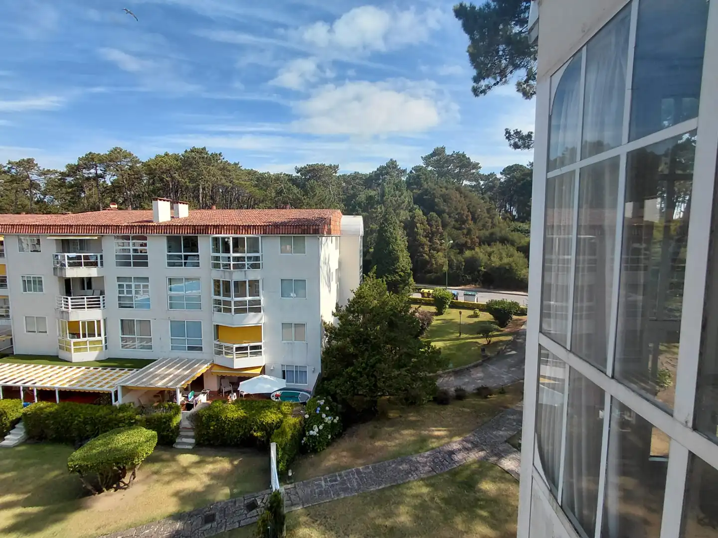 Vista exterior de Ático en venta en O Grove   con Jardín privado, Parquet y Piscina