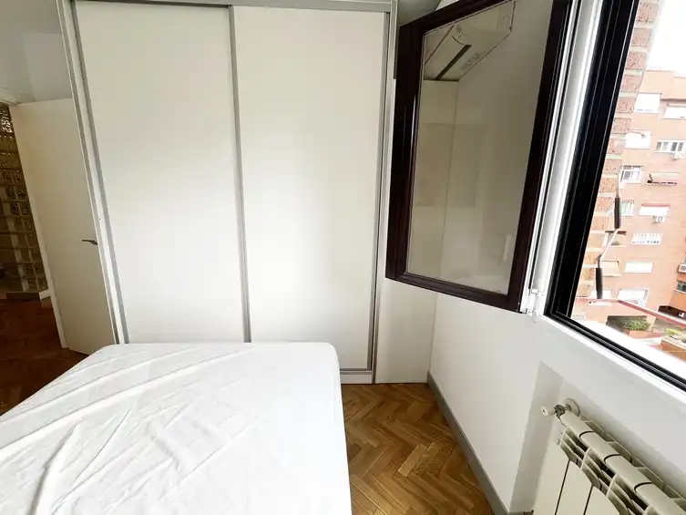 Dormitori de Pis de lloguer en Madrid amb Aire condicionat, Calefacció i Parquet
