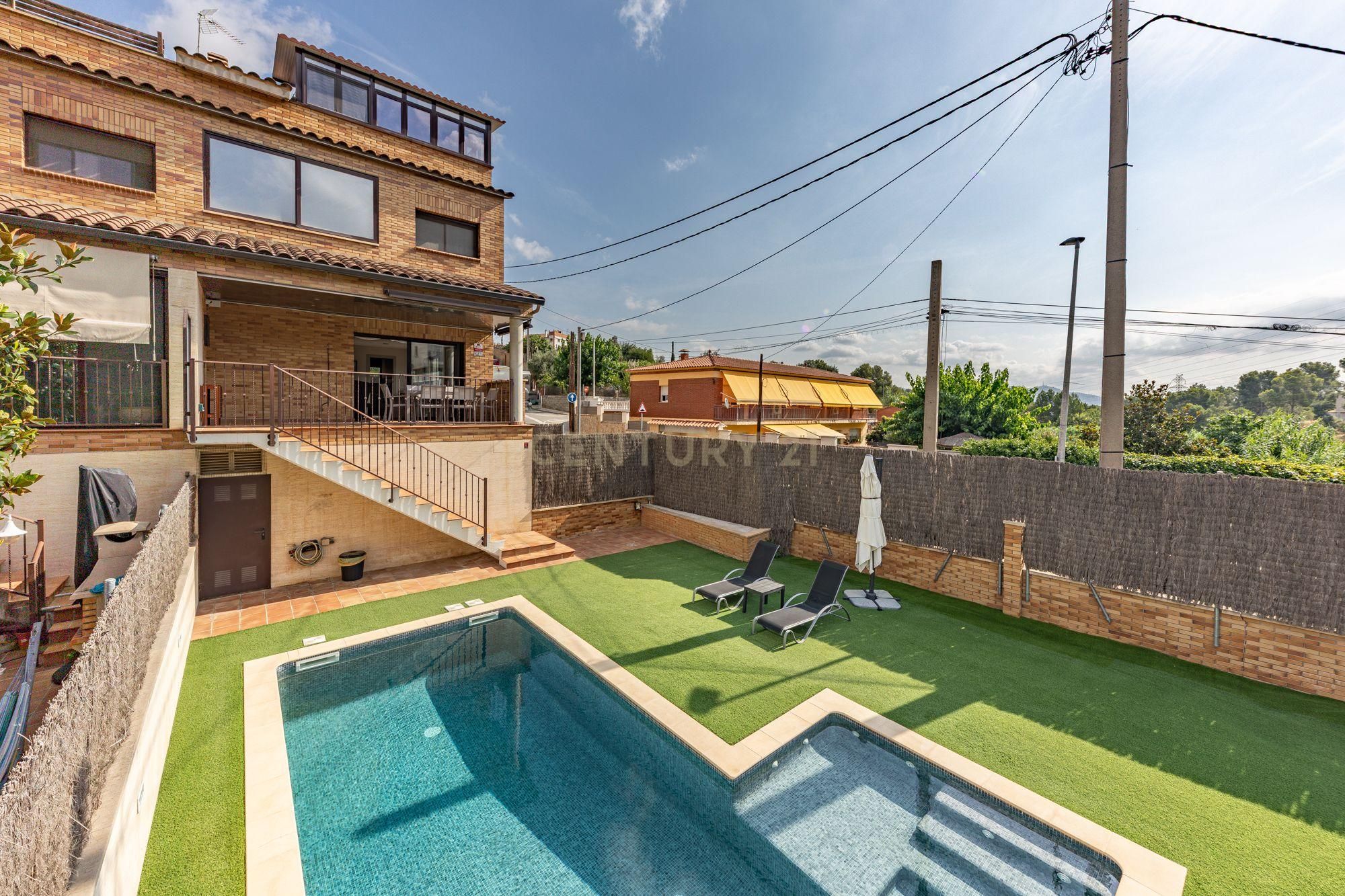 Exterior view of House or chalet for sale in Sant Vicenç Dels Horts  with Air Conditioner, Private garden and Storage room
